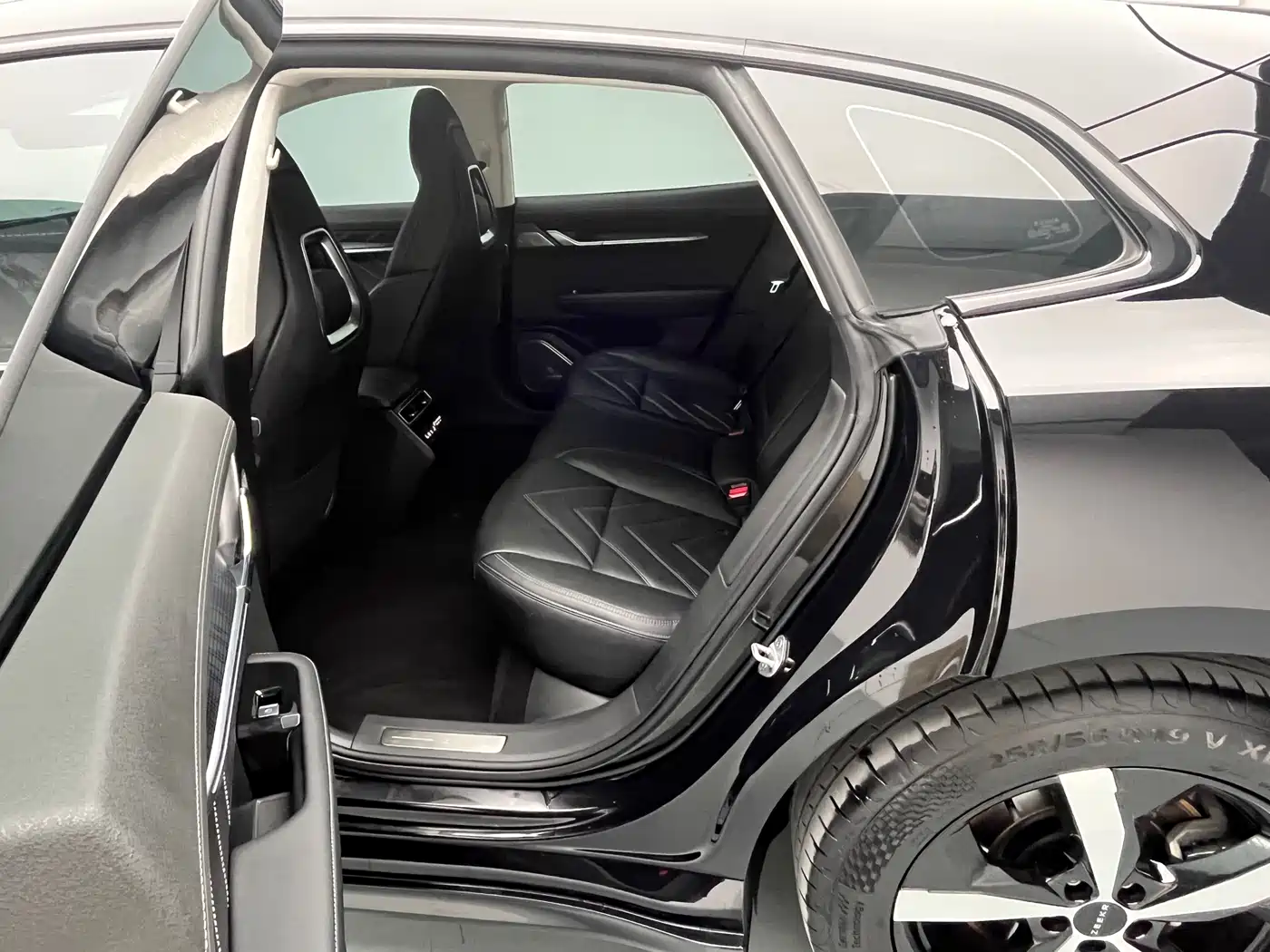 ZEEKR EXTREME KRYPTON 001