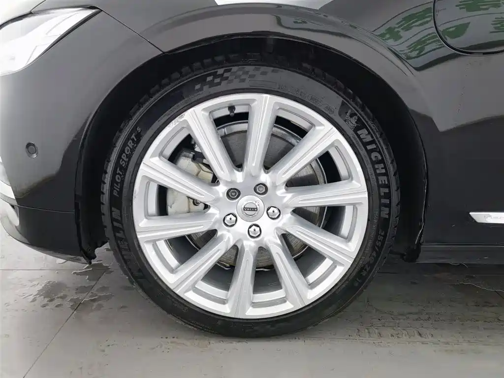 VOLVO S90 PLUG IN HYBRID