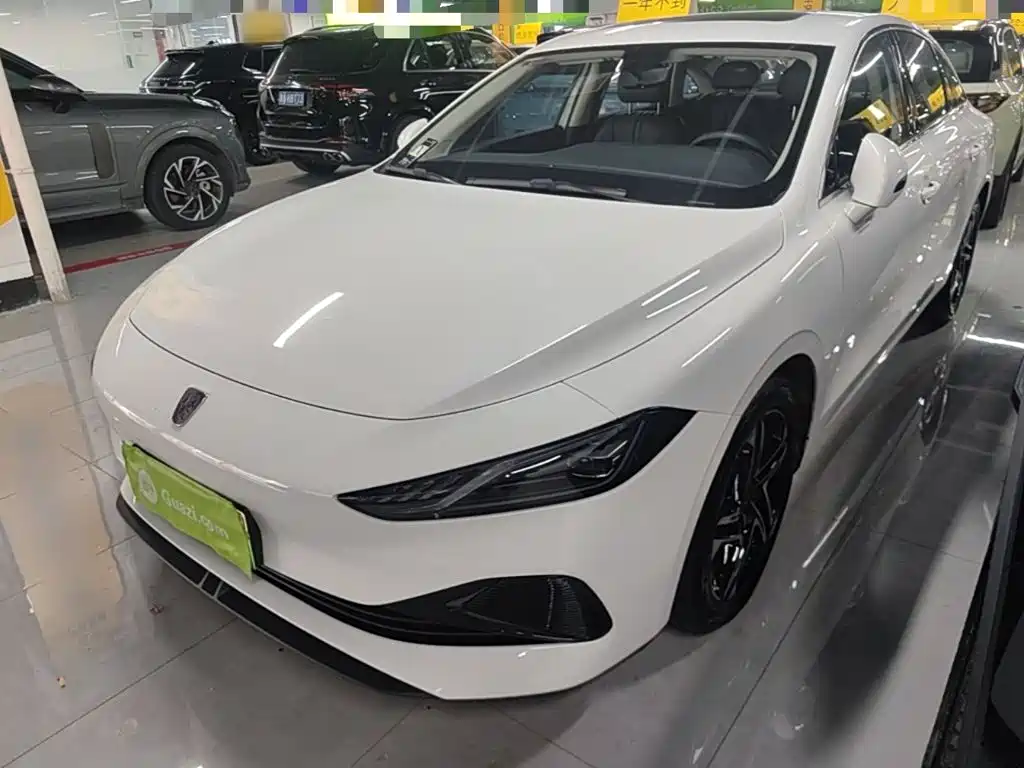 Roewe D7 2023 DMH 125km Beyond Edition