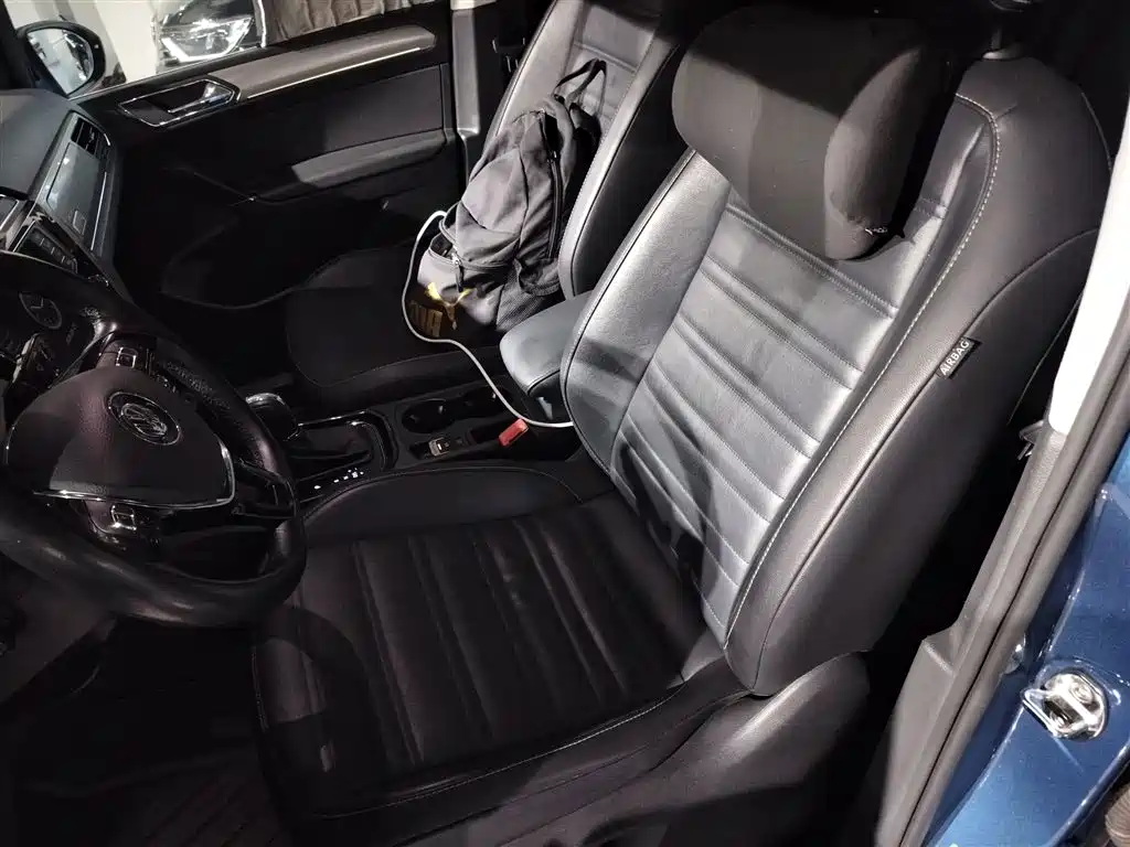Volkswagen Touran 2018 Touran L 280TSI DSG Luxury 7-seater фото 15