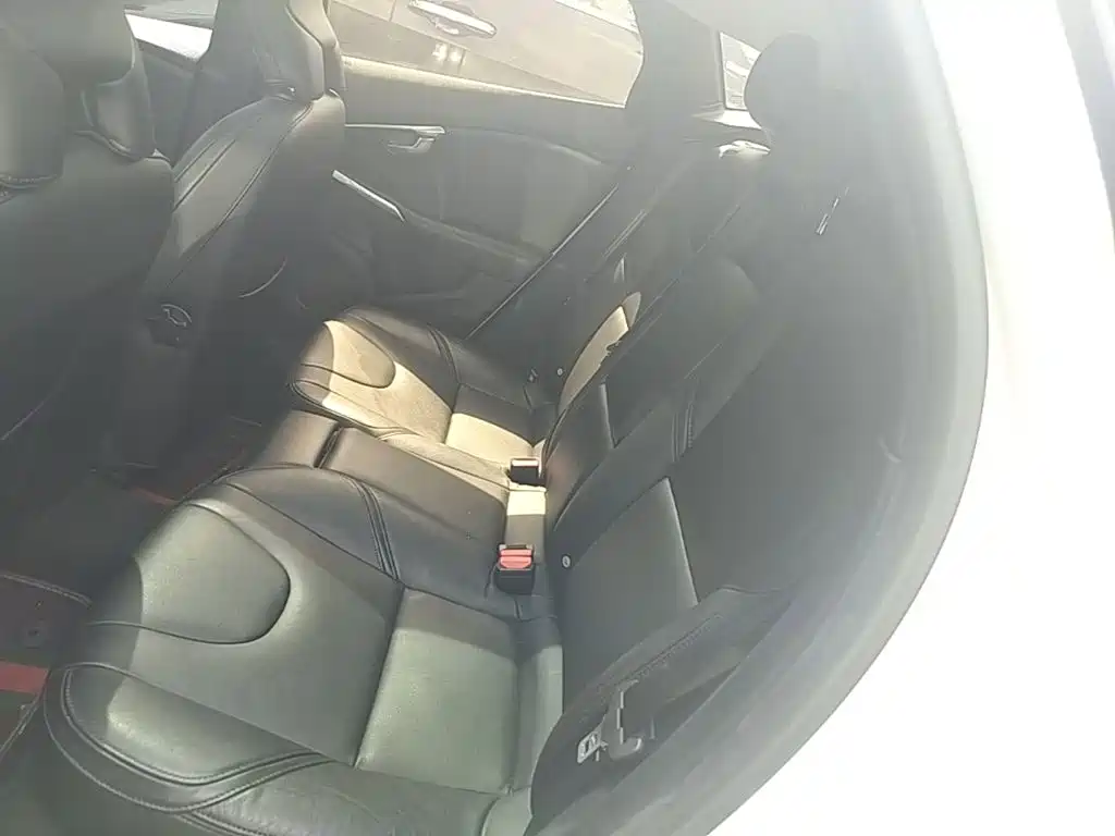 Volvo V40 2016 2017 T3 R-Design