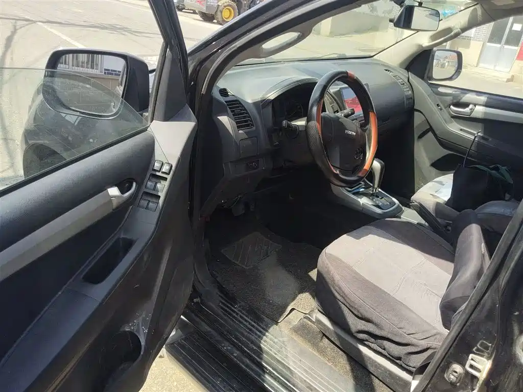 Isuzu D-MAX 2015 2015 2.5T 2WD Automatic High-Clearance Elite 4JK1