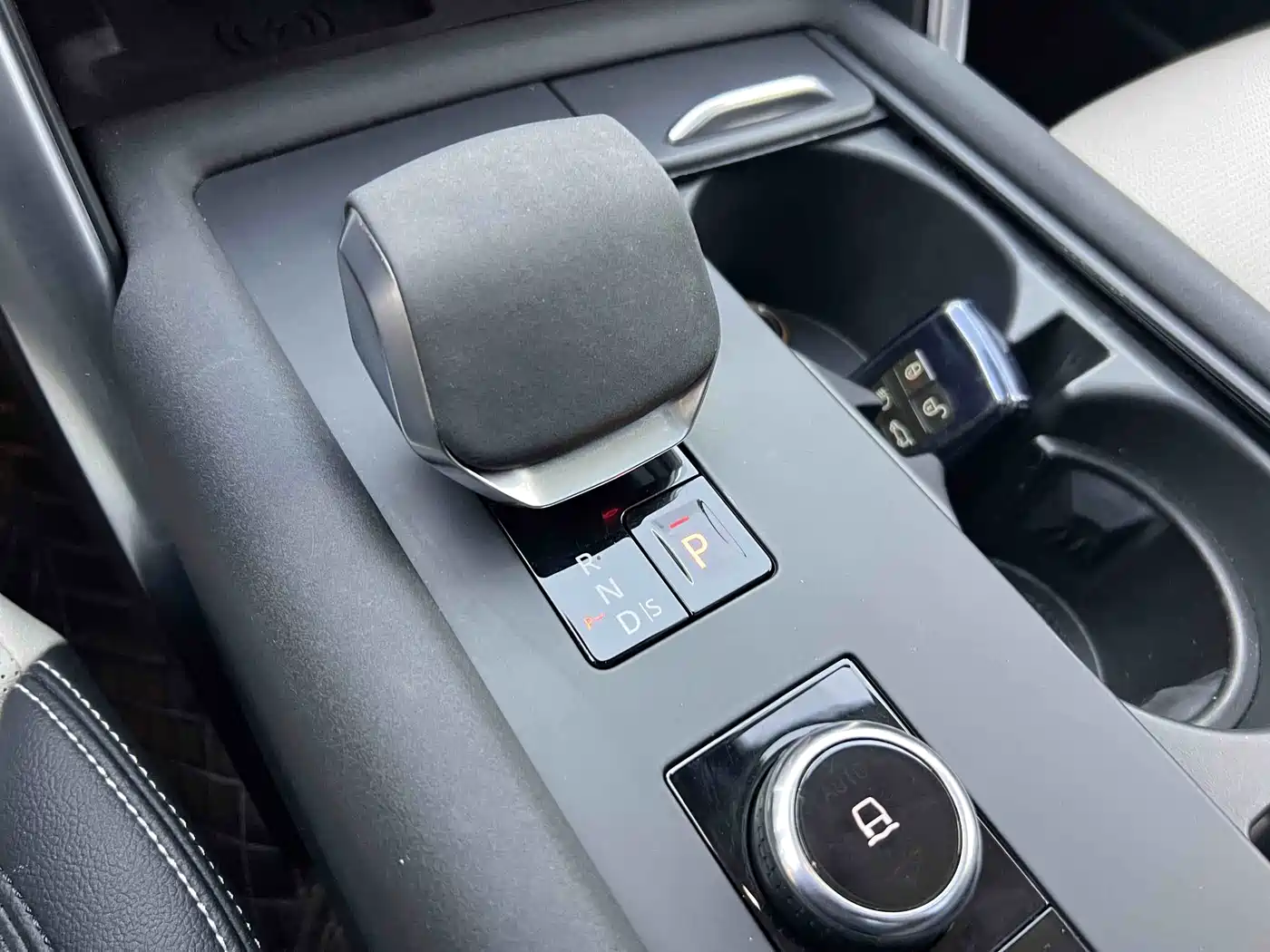 Land Rover Discovery 2023 2023 360PS R-Dynamic S