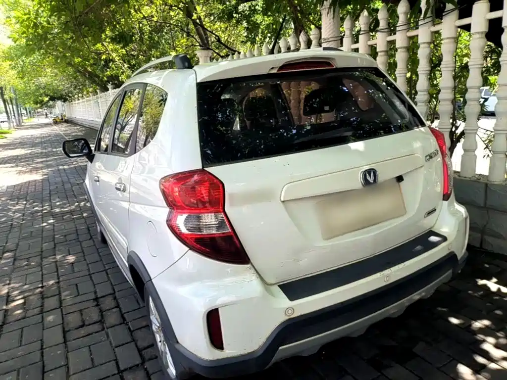 Changan CX20 2016 2014 1.4L Manual Sunroof Navigation Edition China V