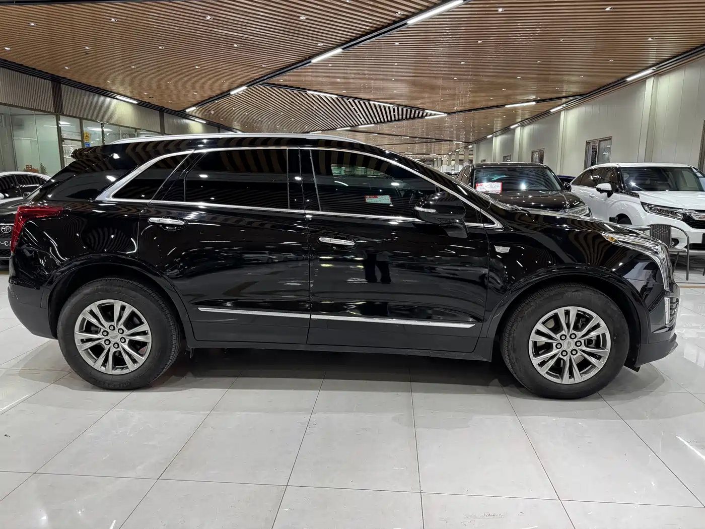 Cadillac XT5 2022 2.0T 2WD Luxury фото 4