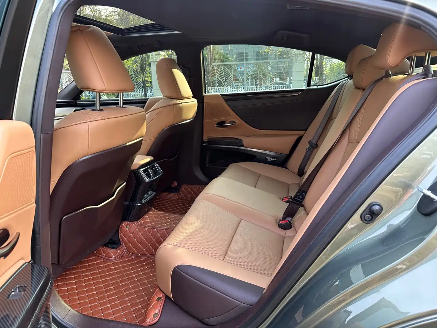 Lexus ES 2021 200 Excellence Edition фото 8