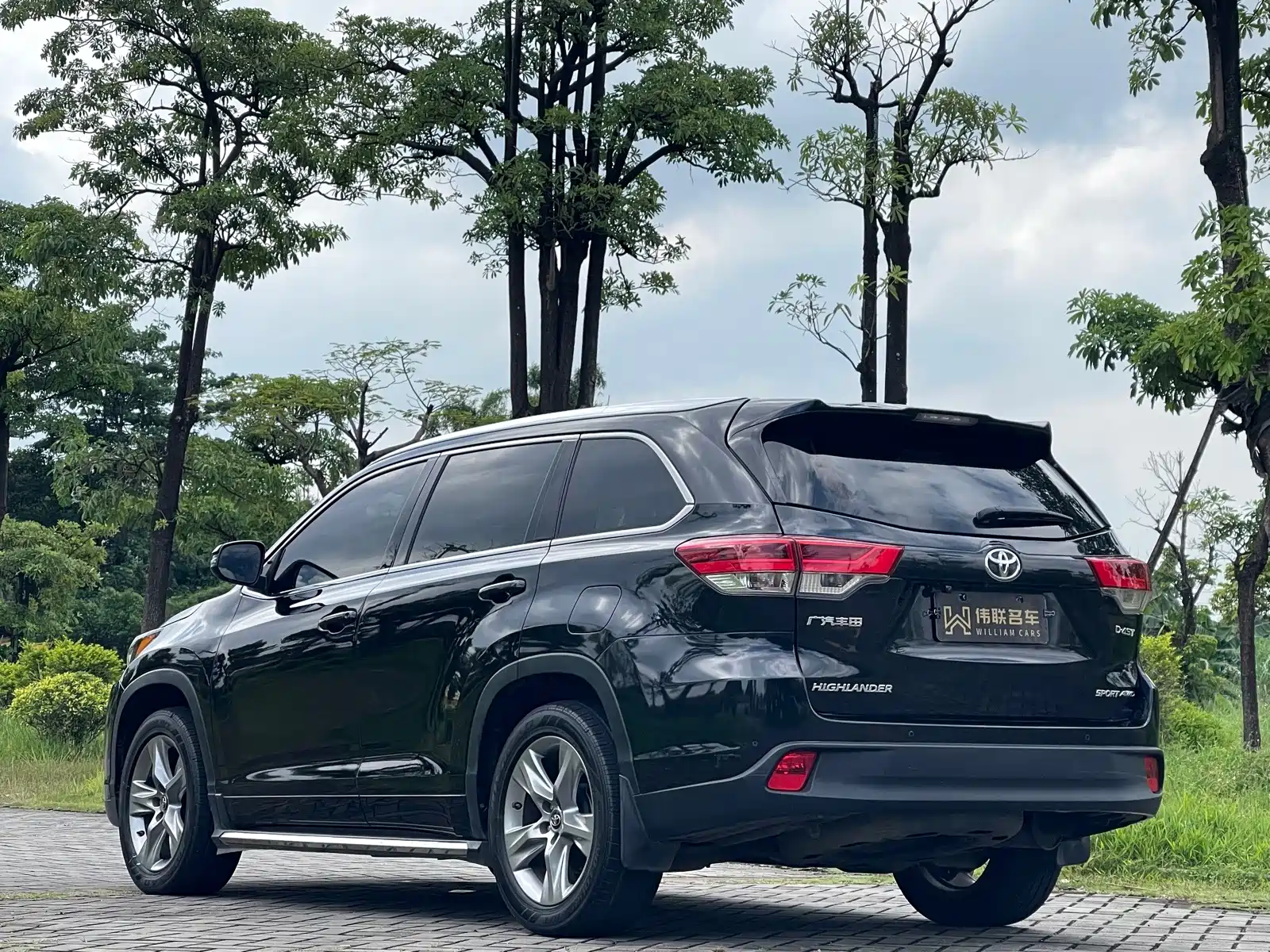 Фото 4 - Toyota Highlander