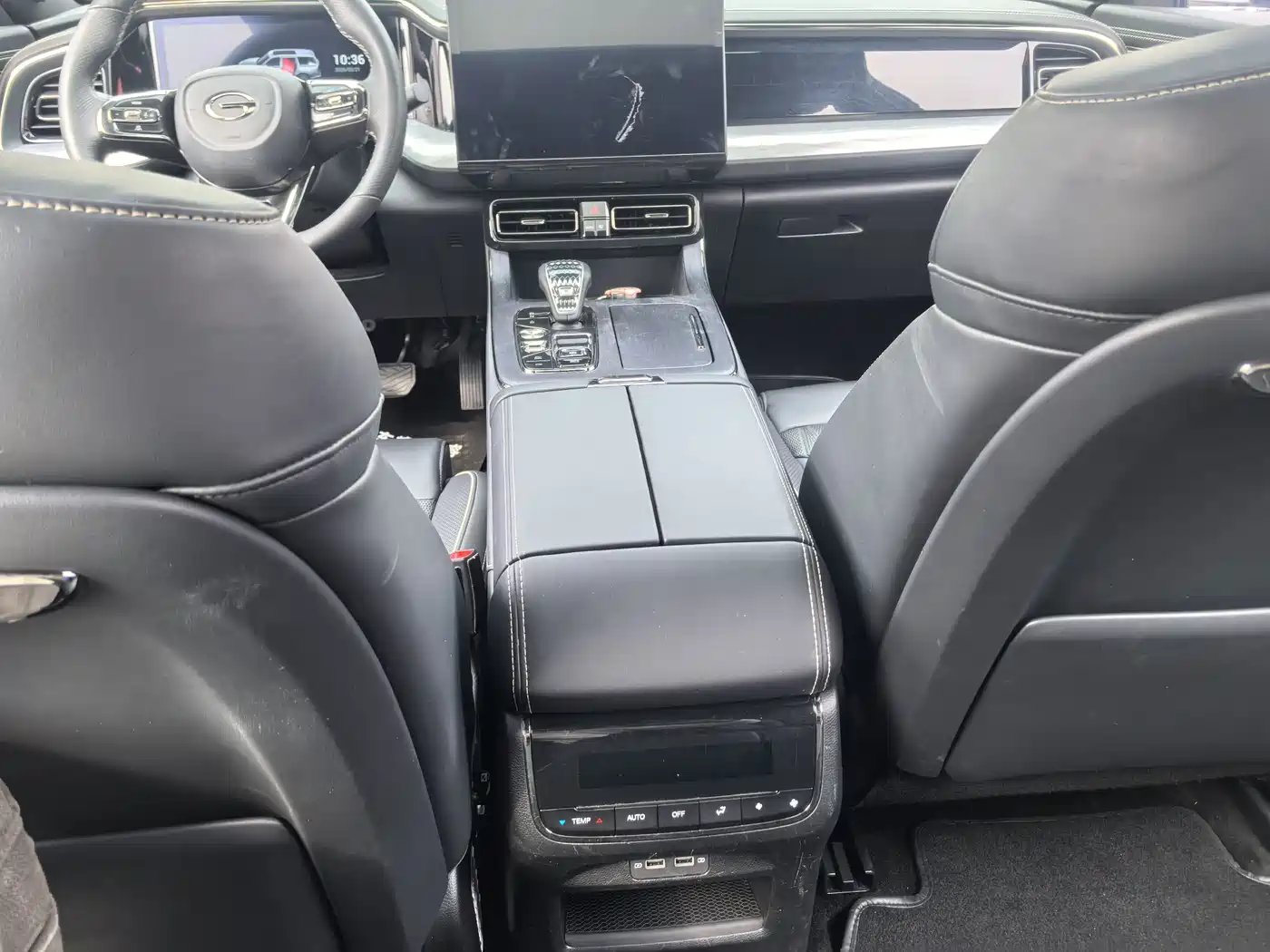 GAC Trumpchi Trumpchi GS8 2022 Hybrid Series 2.0TM 4WD Premium Edition (7-Seater) фото 14
