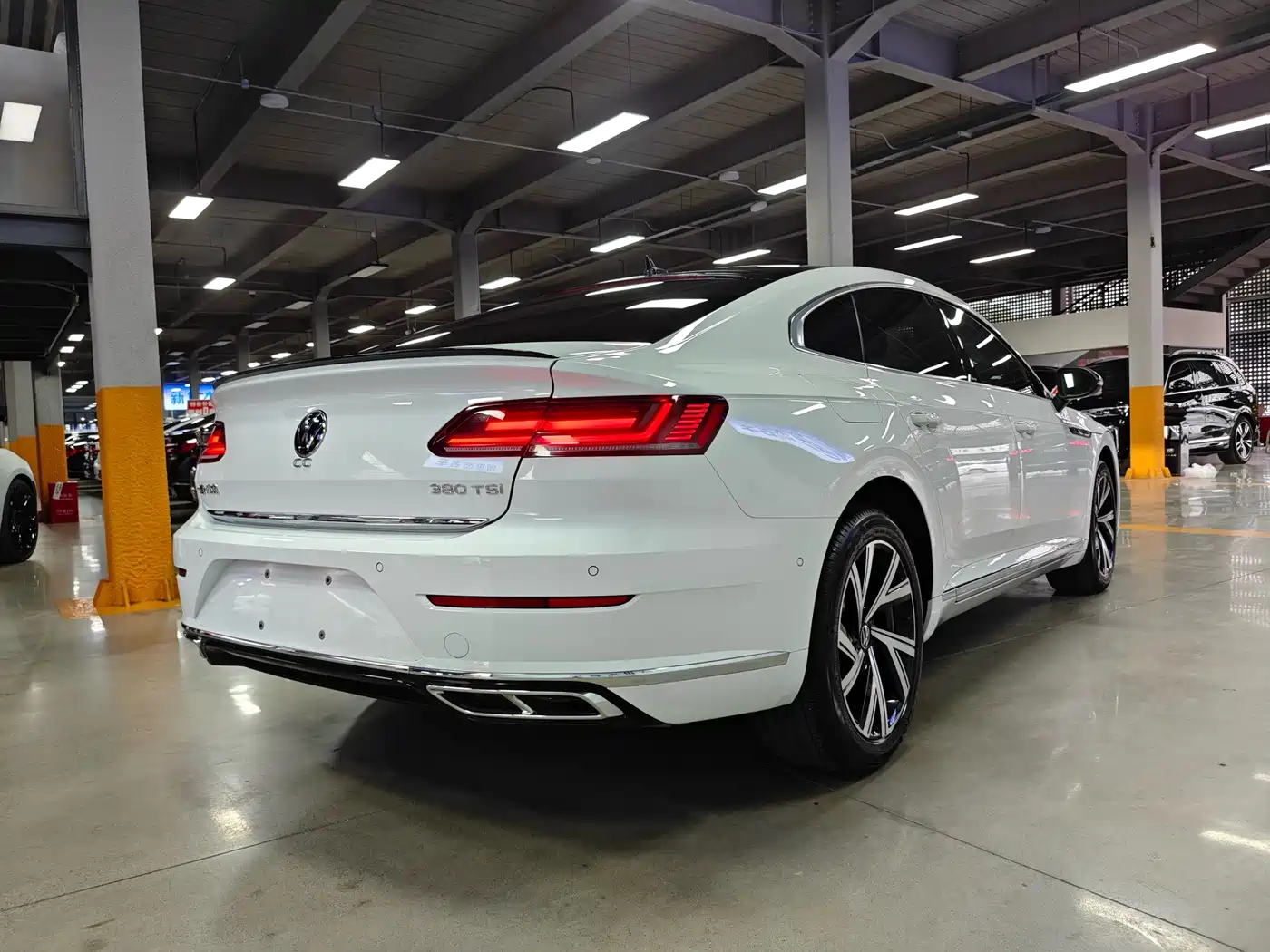 Volkswagen FAW-Volkswagen CC 2021 380TSI Eye-catching Edition 30th Anniversary фото 14
