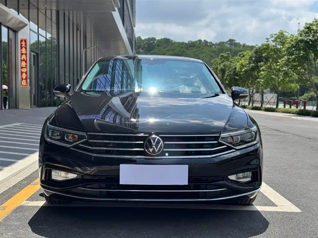 Volkswagen Magotan 2020 330TSI DSG Leading фото 3