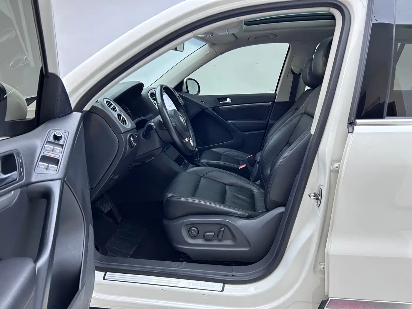 Volkswagen Tiguan 2013 1.8TSI Auto 4WD Luxury фото 8