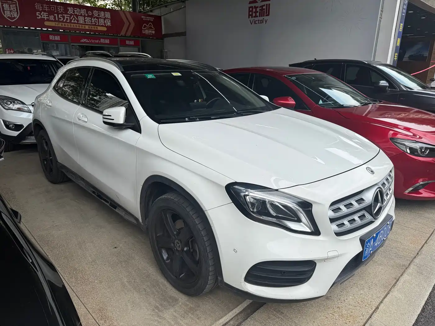 Фото 2 - Mercedes-Benz GLA