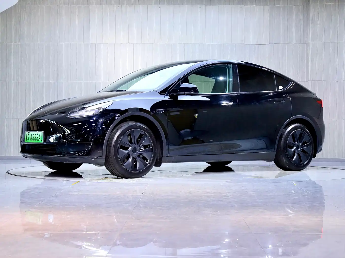 Фото 1 - Tesla Model Y