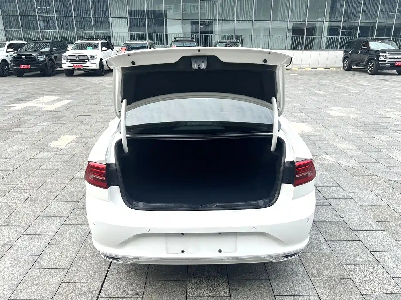 Photo 15 - Volkswagen Lamando