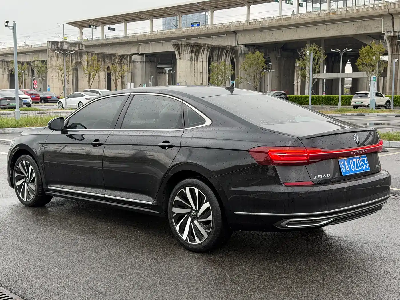 Volkswagen Passat 2022 330TSI Elite Edition фото 6