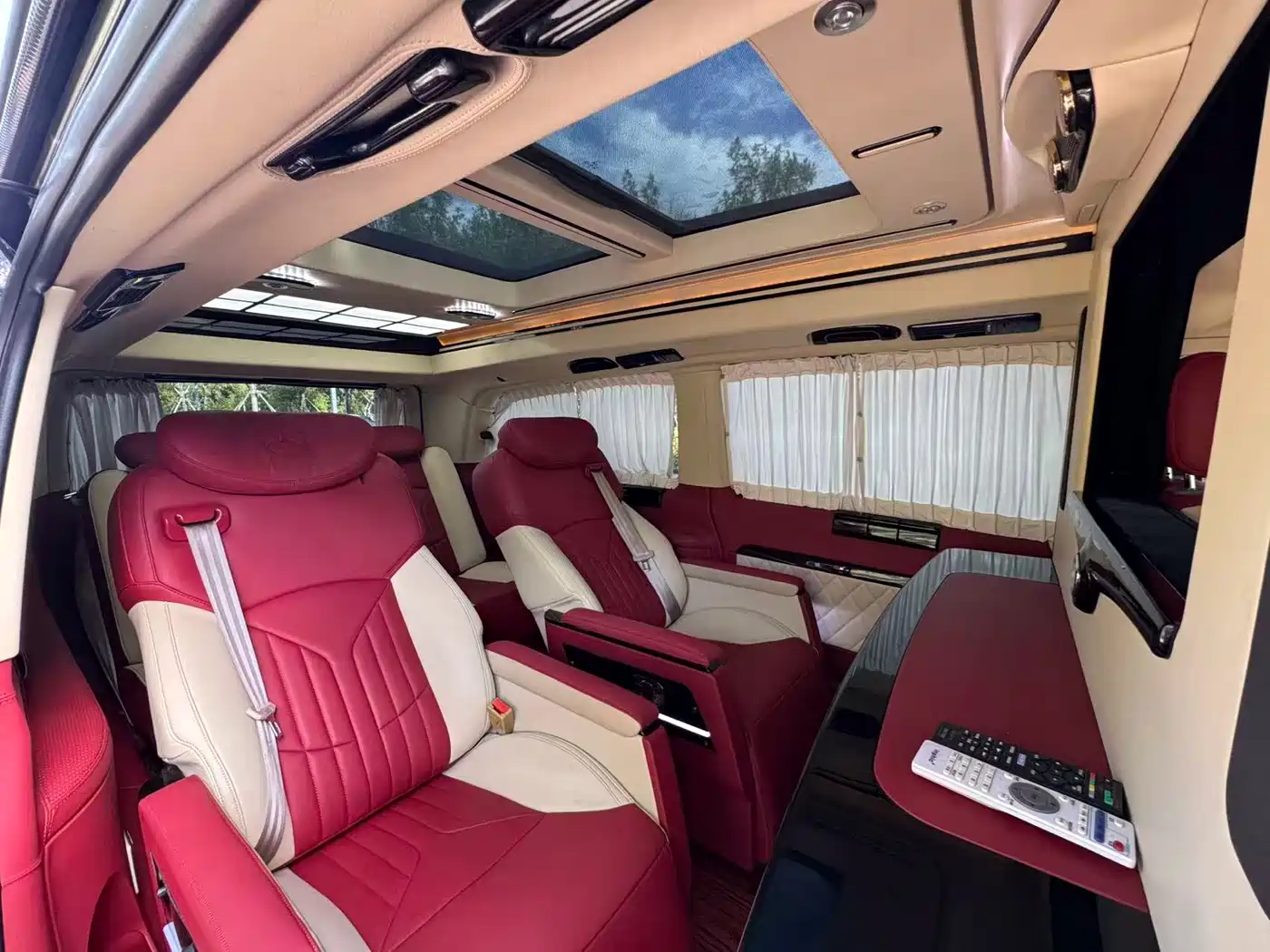 Mercedes-Benz Vito 2013 Model 3.0L Elite Edition фото 20