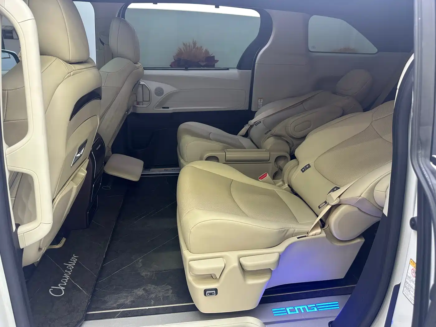 Toyota Sienna 2021 2.5L Hybrid Luxury Edition фото 5