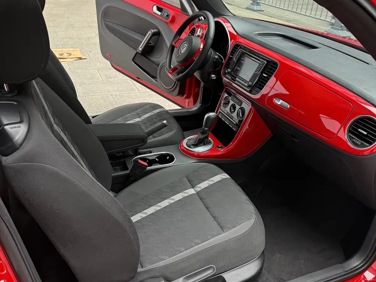 Volkswagen Beetle 2017 180TSI Style фото 10