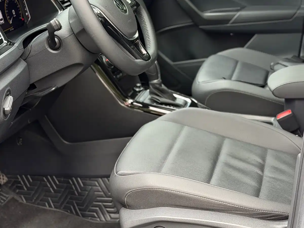 Volkswagen T-ROC 2022 280TSI DSG 2WD Comfort PLUS фото 6
