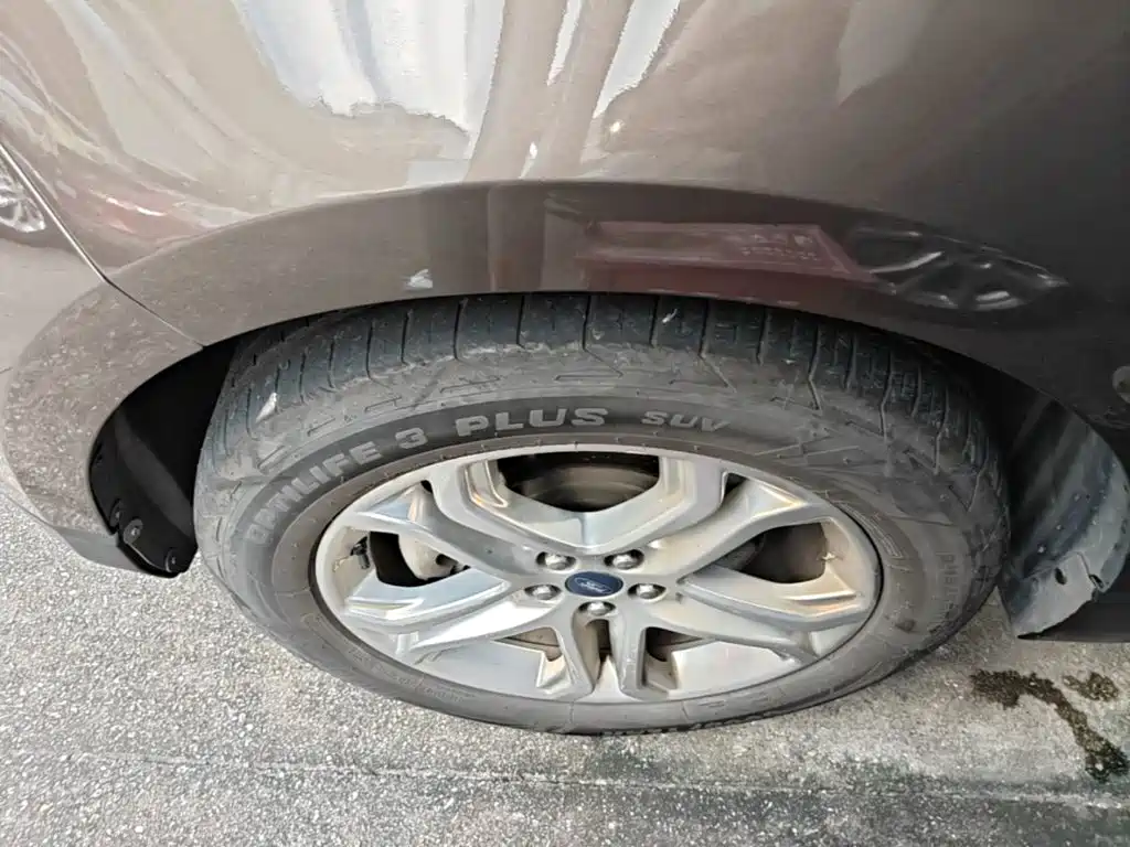 Фото 23 - Ford Edge
