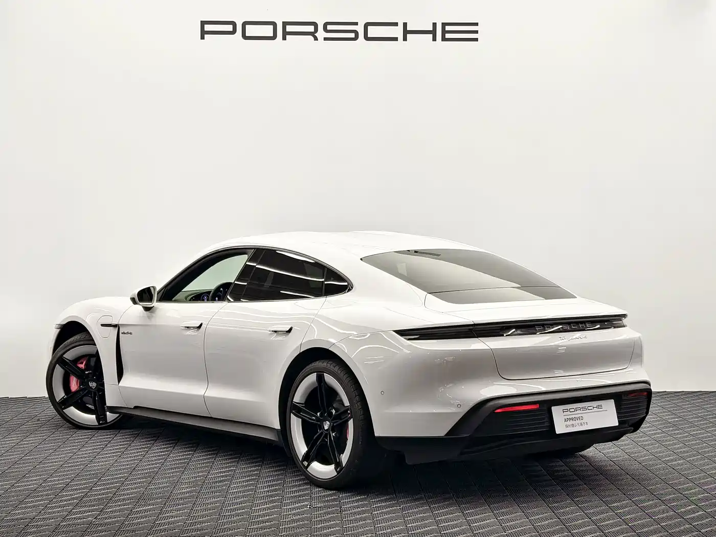 Porsche Taycan 2025