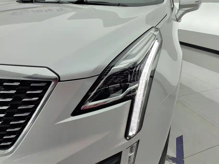 Cadillac XT5 2022 2.0T 2WD Luxury фото 5