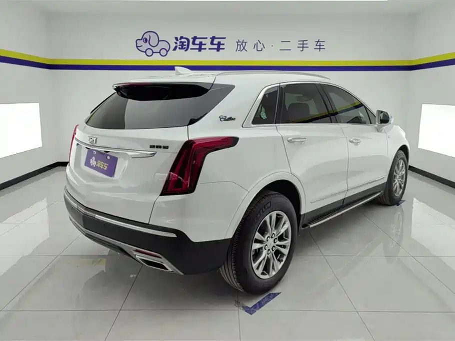 Cadillac XT5 2022 2.0T 2WD Luxury фото 3