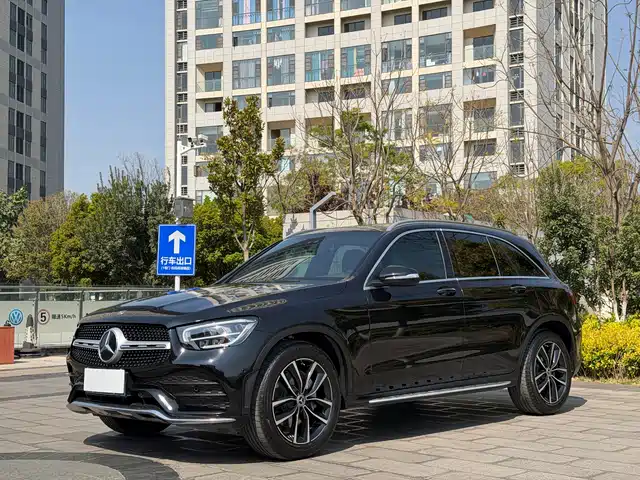 MERCEDES-BENZ GLC