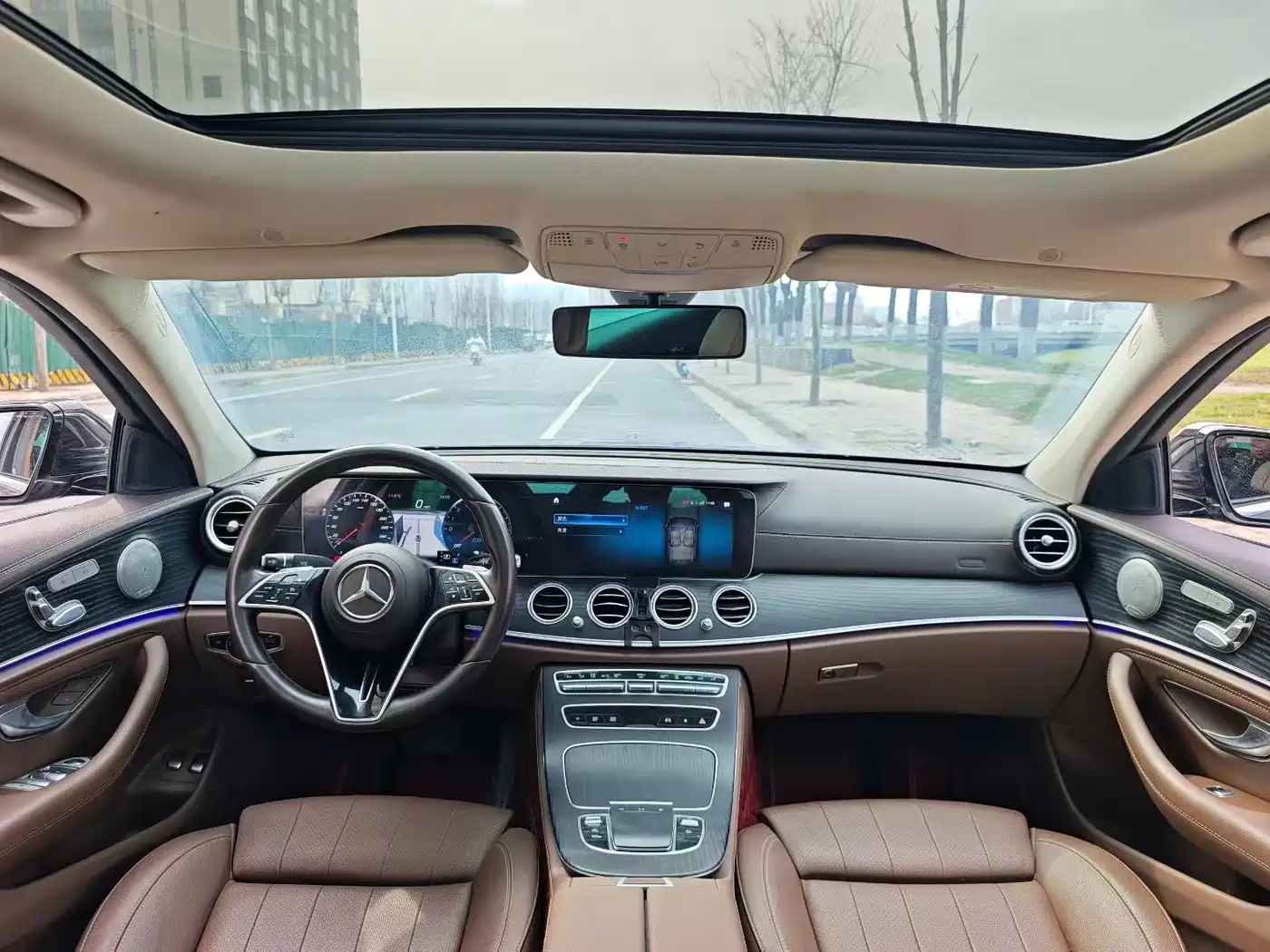 Mercedes-Benz E-Class New Energy 2022 E 350 e L Plug-in Hybrid Sedan фото 5