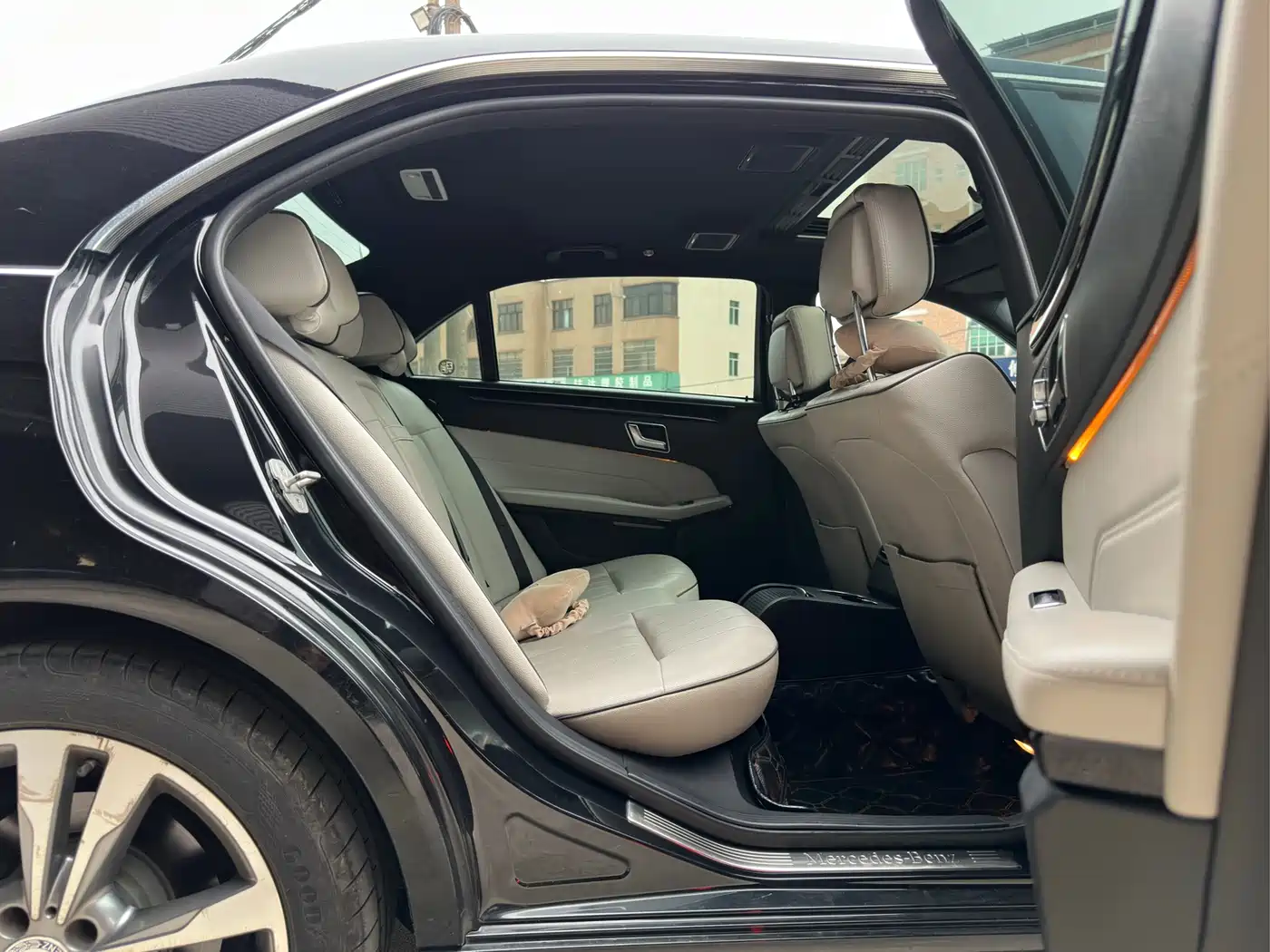 Mercedes-Benz E-Class 2015 E 260 L Sport фото 13