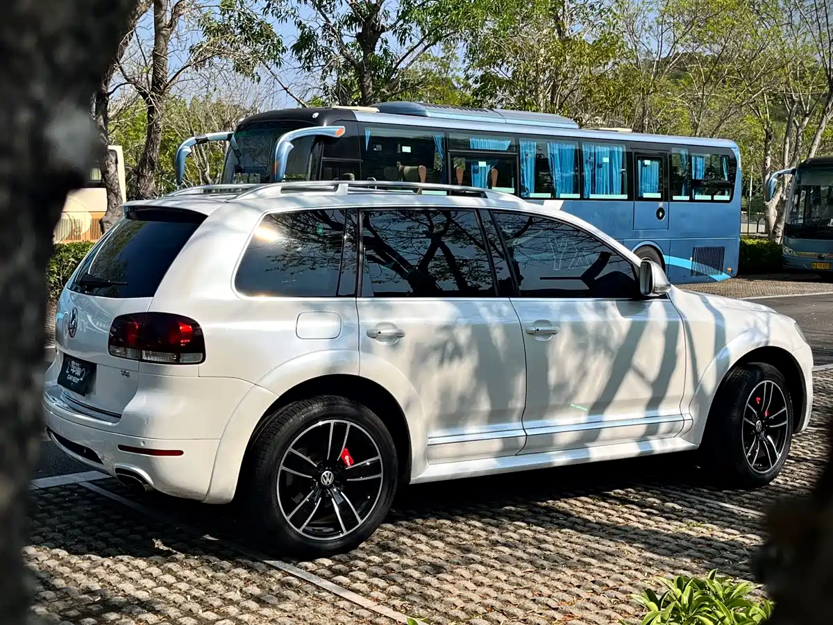 Volkswagen Touareg 2010 3.6 Limited Luxury Edition фото 10