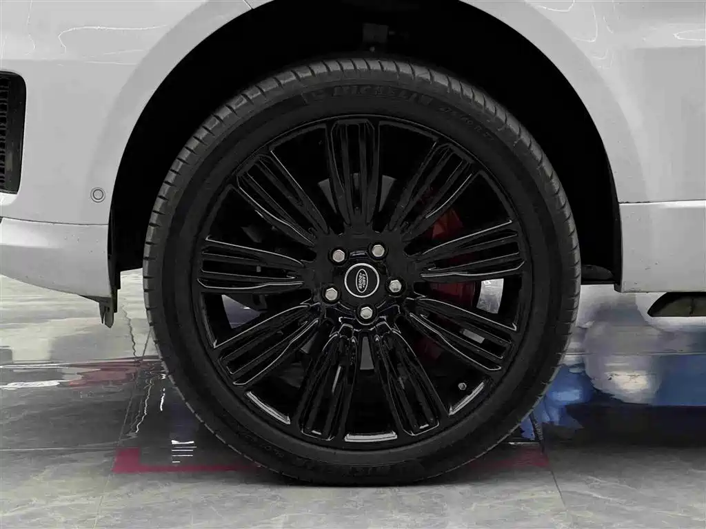 Land Rover Range Rover Sport 2022 3.0 L6 Gloss Black Edition фото 4