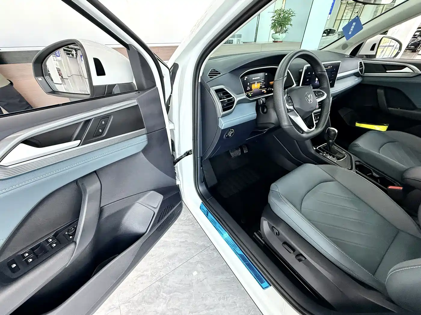 Volkswagen Tharu 2026 2025 Model 300TSI 2WD Bright Moon Edition