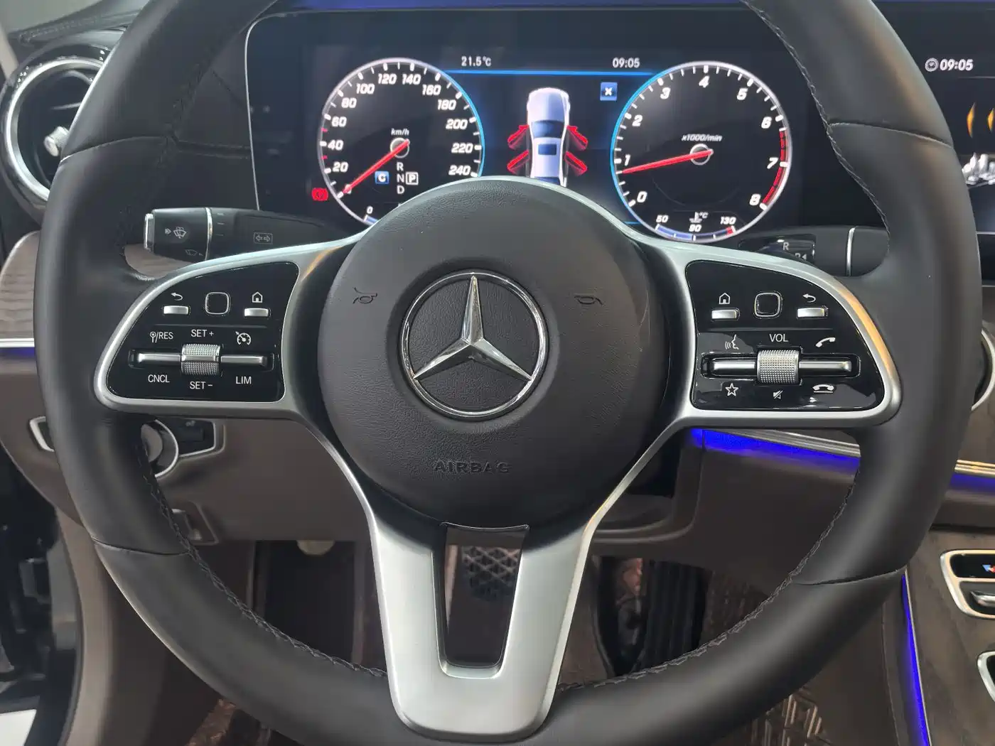 Mercedes-Benz E-Class 2020 E 300 L Fashion фото 17