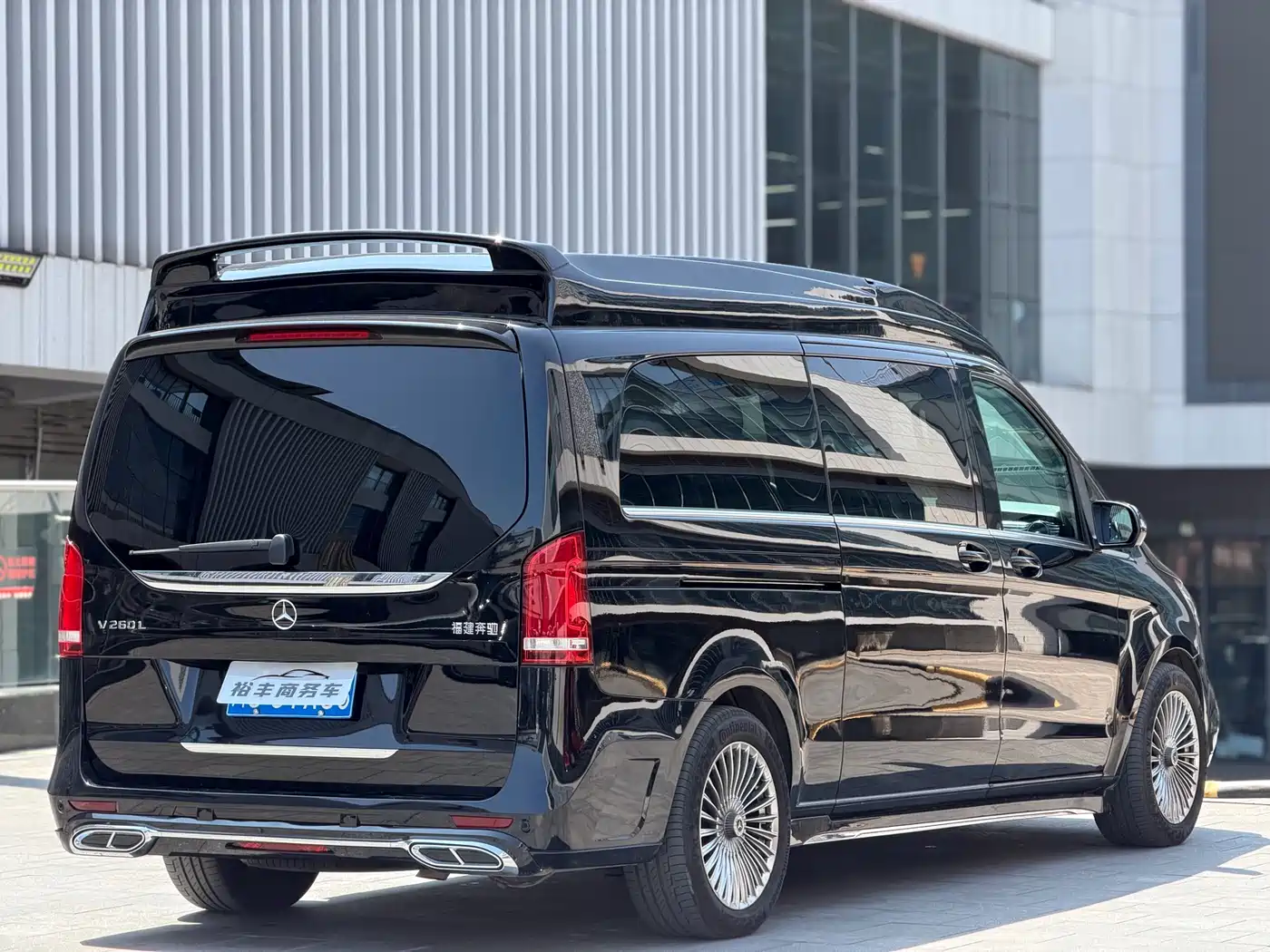 Mercedes-Benz V-Class 2022 V 260 L Long Wheelbase Luxury Edition фото 15
