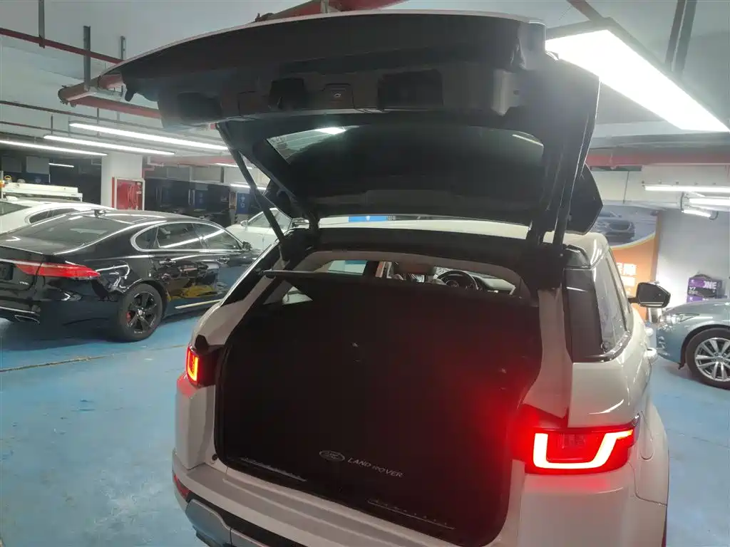 Land Rover Range Rover Evoque 2018 240PS SE DYNAMIC Smart Edition фото 15