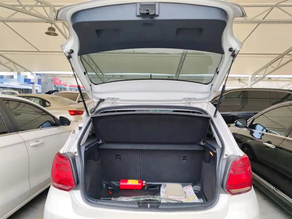 Volkswagen Polo 2016 1.6L Automatic Comfort фото 19