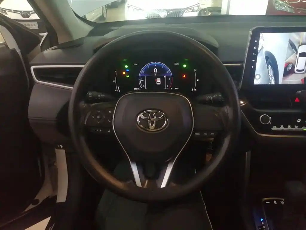 Toyota Frontlander 2023 2.0L CVT Elite Edition фото 11