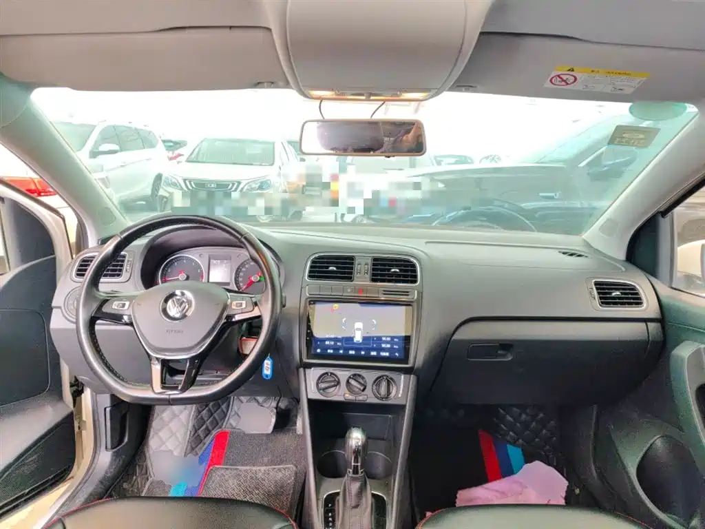 Volkswagen Polo 2016 1.6L Automatic Comfort фото 10