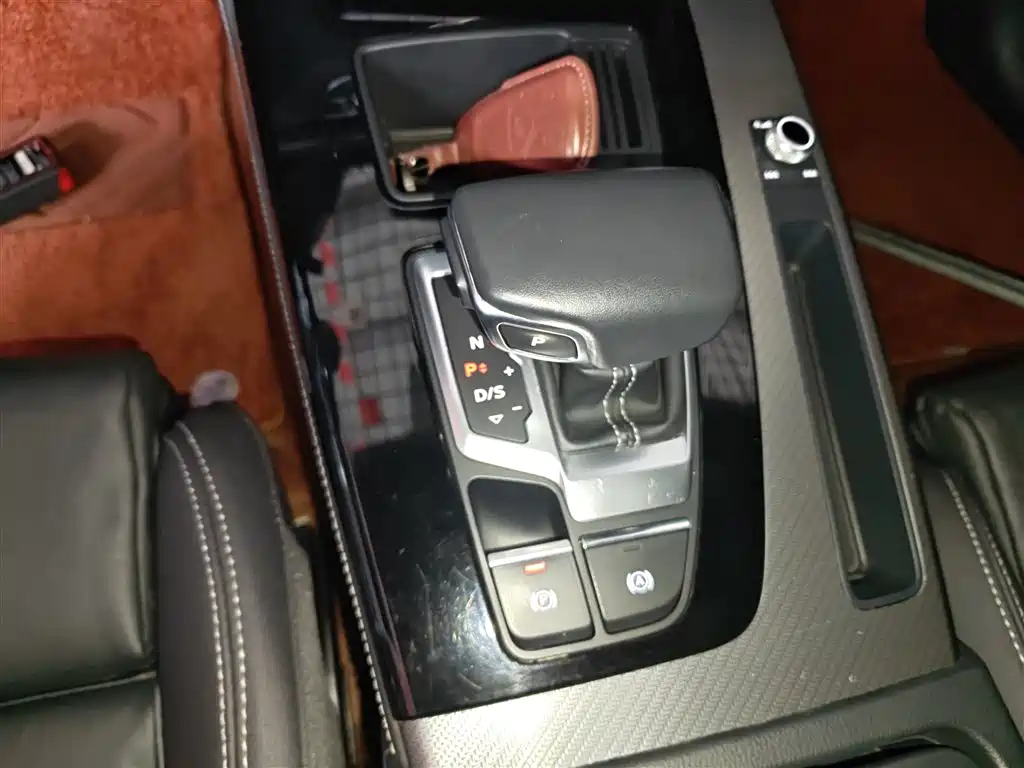 Audi Q5L 2022 Facelift 45T Luxury Dynamic фото 11
