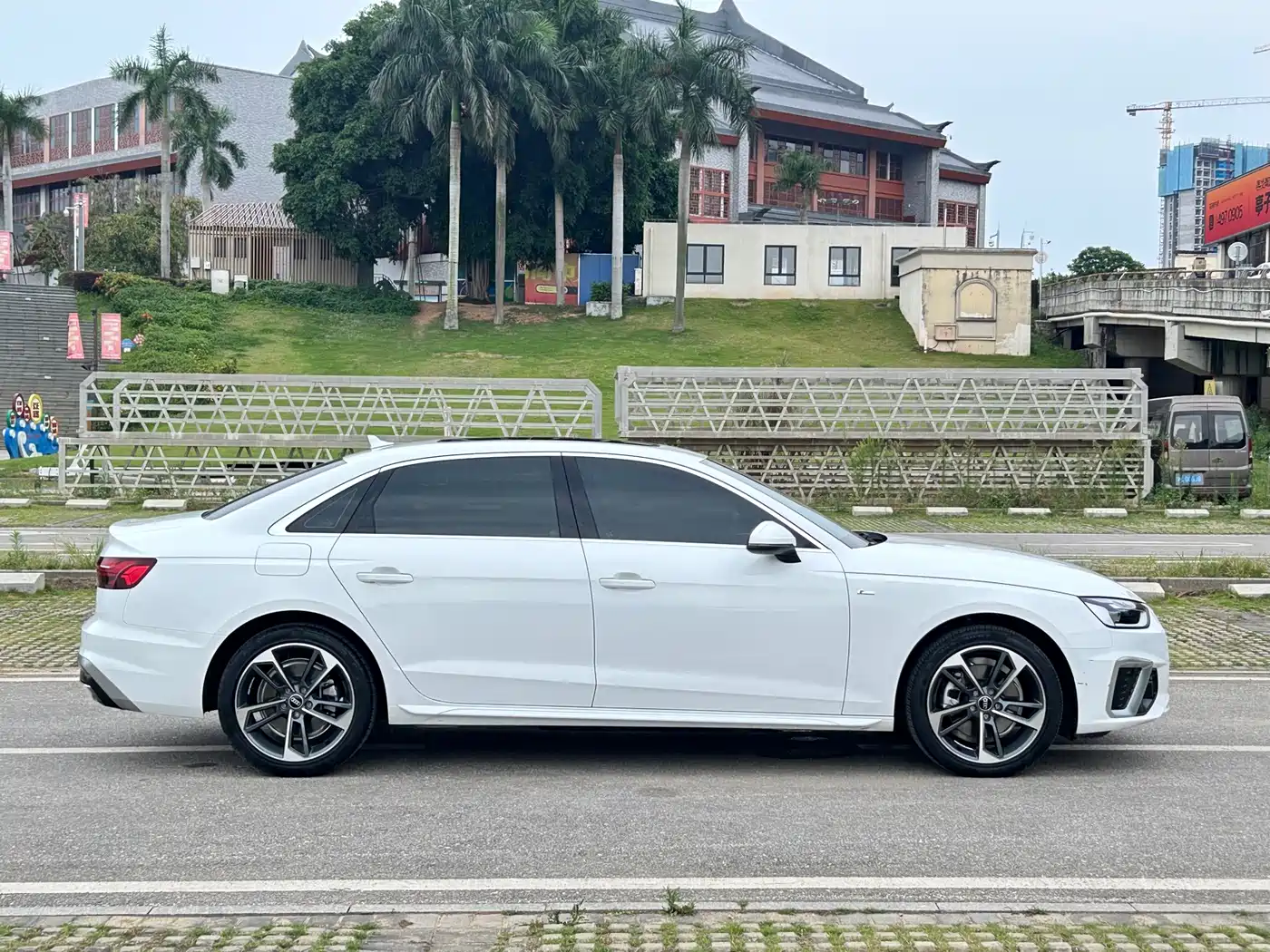 AUDI A4L