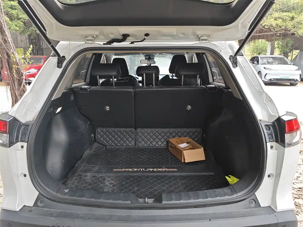Toyota Frontlander 2022 2.0L CVT Luxury Edition фото 10