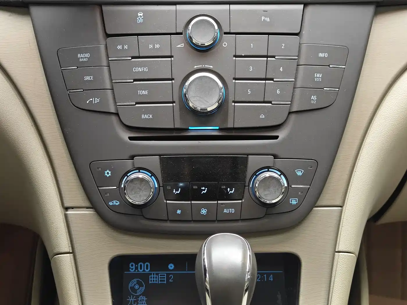 Buick Regal 2012 Model 2.0L Comfort фото 17