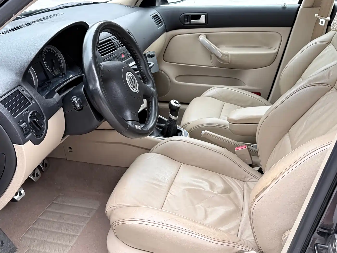 Volkswagen Bora Classic 2005 1.8T R (Sport Edition) фото 7