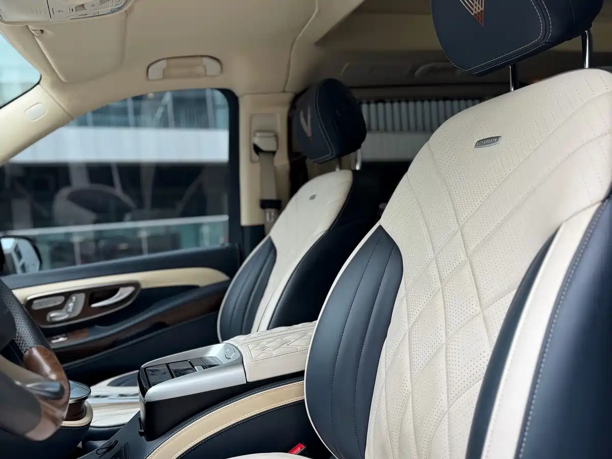 Mercedes-Benz V-Class 2022 V 260 L Long Wheelbase Luxury Edition фото 8