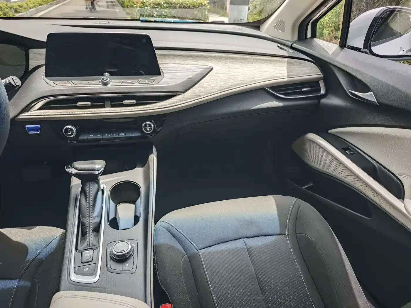 Buick Velite 6 2020 Plug-in Hybrid Connected Fashion Edition фото 9