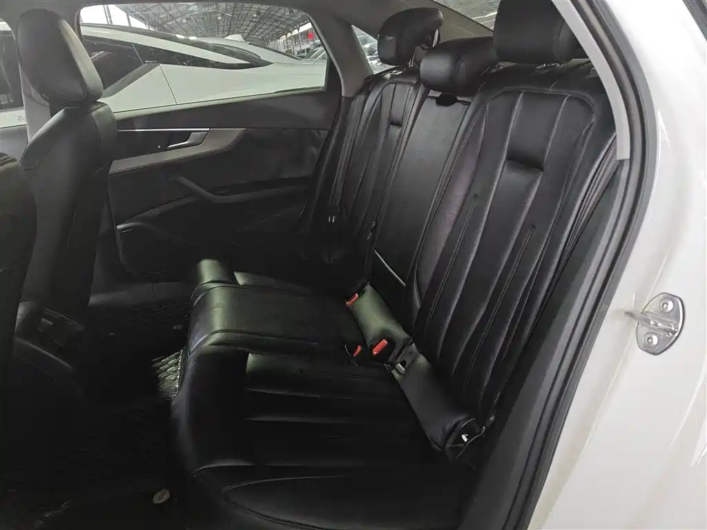 Audi A4L 2018 30th Anniversary 30 TFSI Progressive фото 17