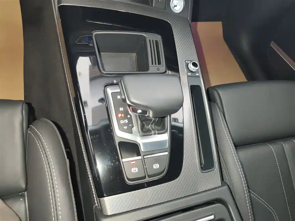 Audi Q5L 2022 Facelift 45T Luxury Dynamic фото 10