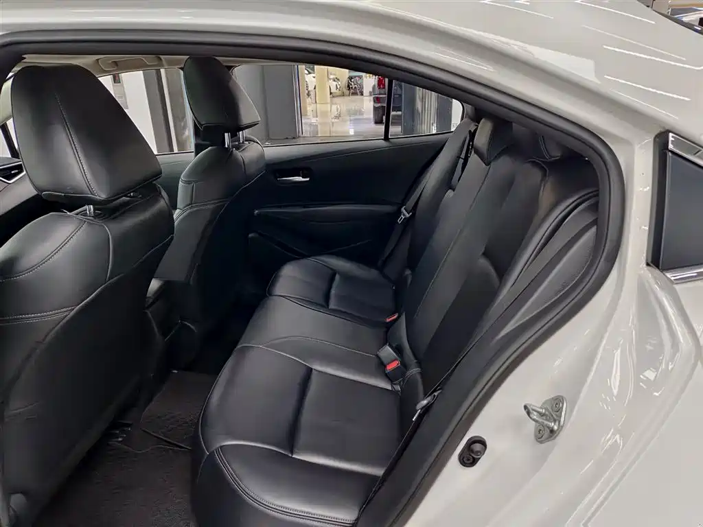 Toyota Corolla 2021 1.2T S-CVT Elite PLUS Edition фото 8