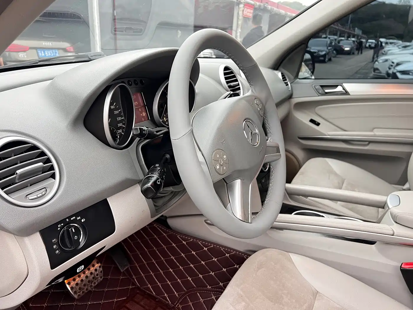 Mercedes-Benz M-Class 2010 ML 300 4MATIC фото 7